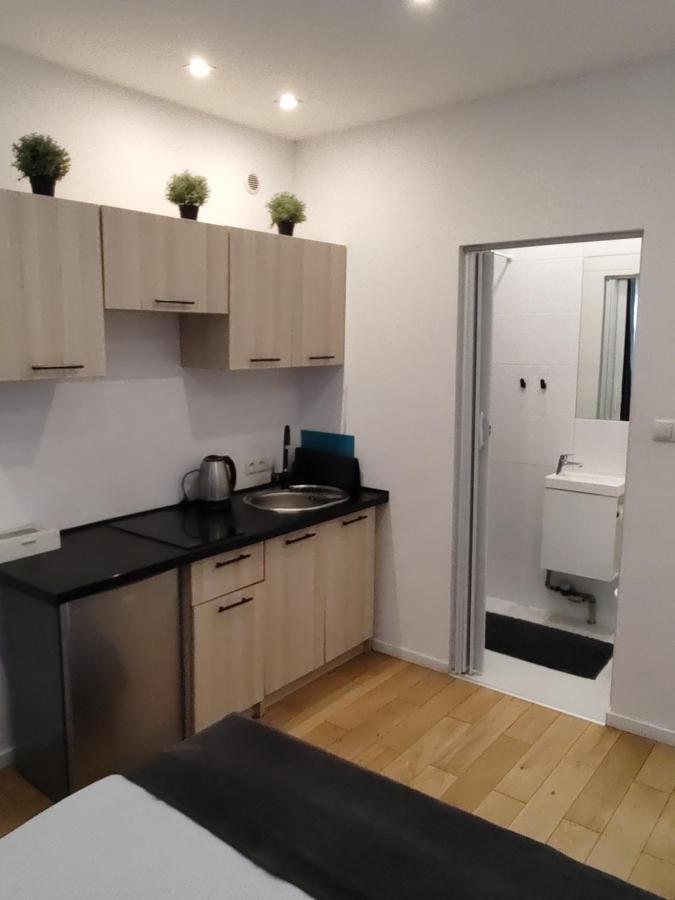Self Check - In Topolowa Ideal Location Next To Main Rail, 10 Min To Main Square By Foot * Kraków